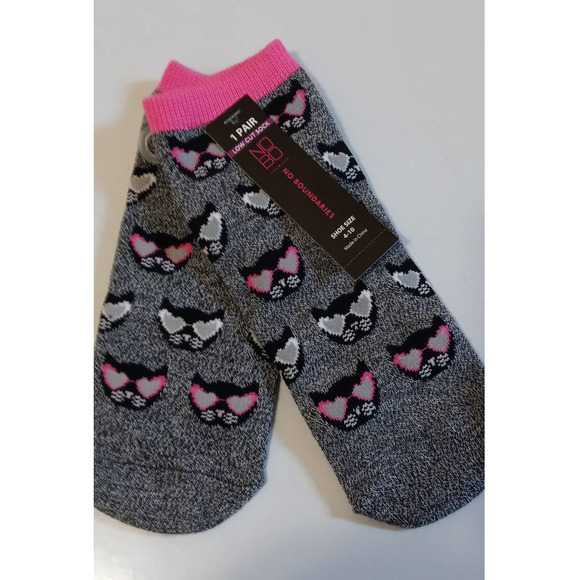 No Boundaries Black Cat with Heart Shaped Sunglasses Low Cut Socks. Size 4-10 - Picture 1 of 3
